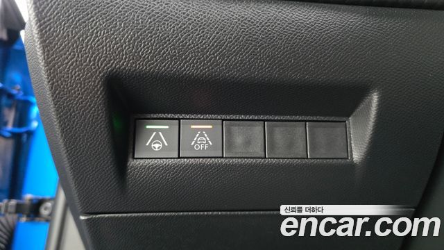 Peugeot e-2008 (II) EV GT 2023 — фото 27