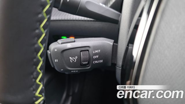 Peugeot e-2008 (II) EV GT 2023 — фото 29