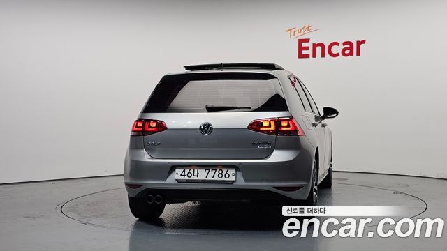 Volkswagen Golf (VII) 2.0 TDI Premium 2015 — фото 4