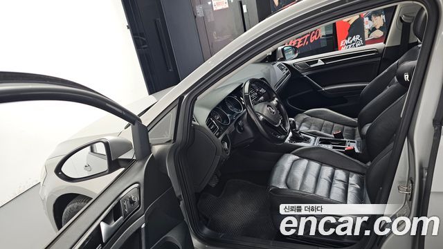 Volkswagen Golf (VII) 2.0 TDI Premium 2015 — фото 10