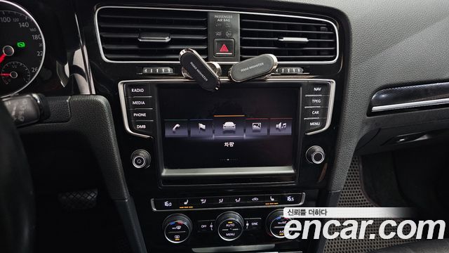 Volkswagen Golf (VII) 2.0 TDI Premium 2015 — фото 14