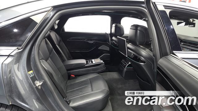 Audi A8 (D5) 55 TFSI Quattro LWB 2020 — фото 16