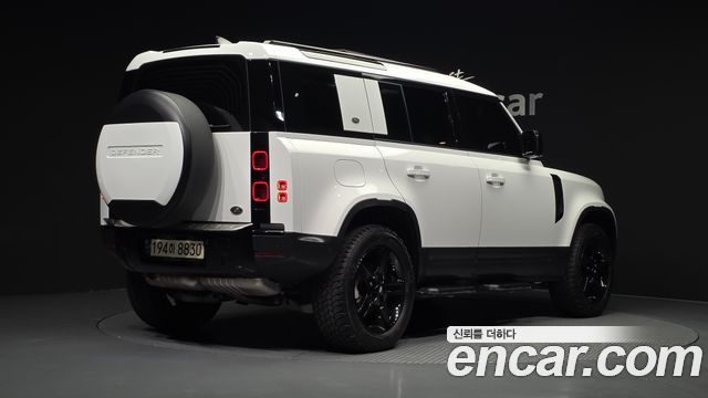 Land Rover Defender (L663) 110 D250 SE 2023 — фото 2