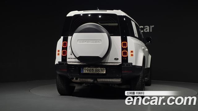 Land Rover Defender (L663) 110 D250 SE 2023 — фото 4