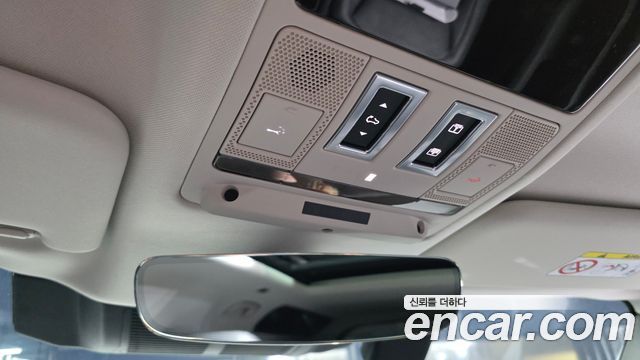 Land Rover Defender (L663) 110 D250 SE 2023 — фото 17