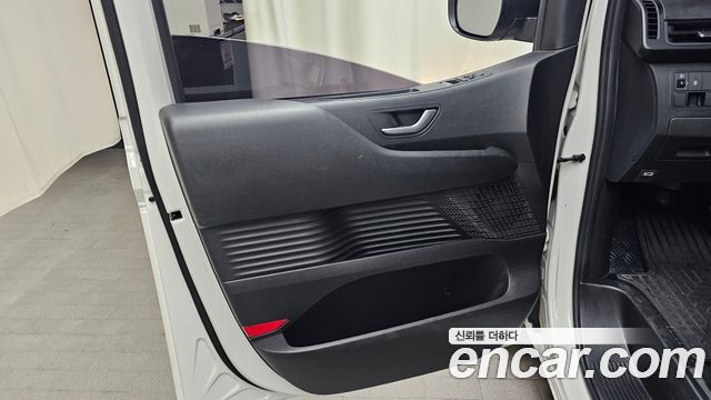 Hyundai Staria Cargo 5-Seater Smart 2022 — фото 24