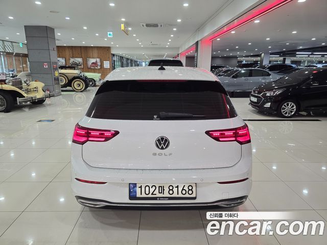 Volkswagen Golf (VIII) 2.0 TDI Prestige 2023 — фото 4