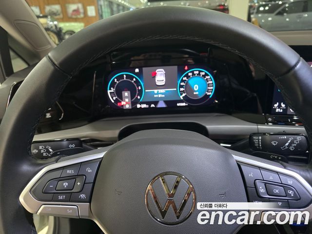Volkswagen Golf (VIII) 2.0 TDI Prestige 2023 — фото 8