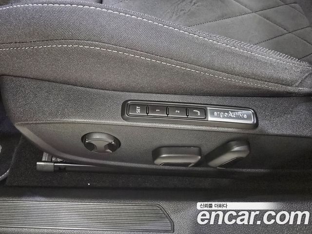 Volkswagen Golf (VIII) 2.0 TDI Prestige 2023 — фото 20