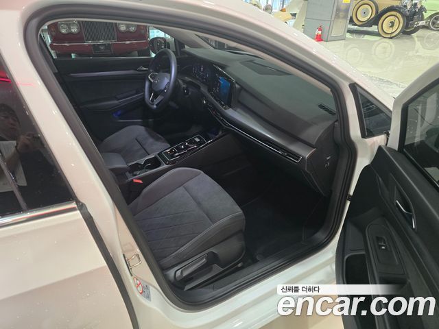 Volkswagen Golf (VIII) 2.0 TDI Prestige 2023 — фото 23