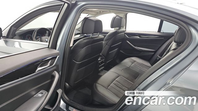 BMW 5 Series (G30) 520d xDrive Luxury Plus 2019 — фото 15