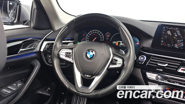 BMW 5 Series (G30) 520d xDrive Luxury Plus 2019 — фото 17