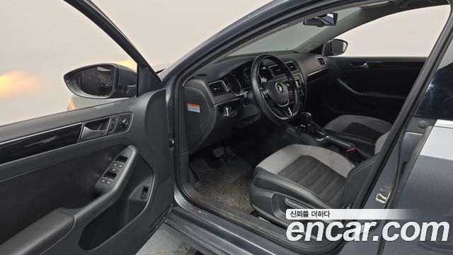 Volkswagen Jetta 2.0 TDI BlueMotion 6th 2015 — фото 10