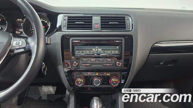Volkswagen Jetta 2.0 TDI BlueMotion 6th 2015 — фото 13