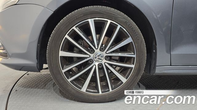 Volkswagen Jetta 2.0 TDI BlueMotion 6th 2015 — фото 21