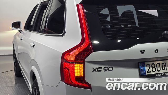 Volvo XC90 (II) B6 Inscription 2022 — фото 23