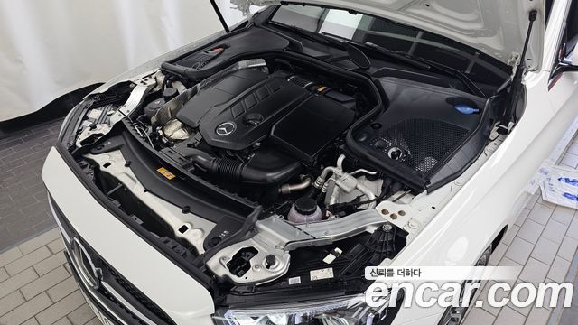 Mercedes-Benz E-Class (W213) E220d 4MATIC AMG Line 2023 — фото 6