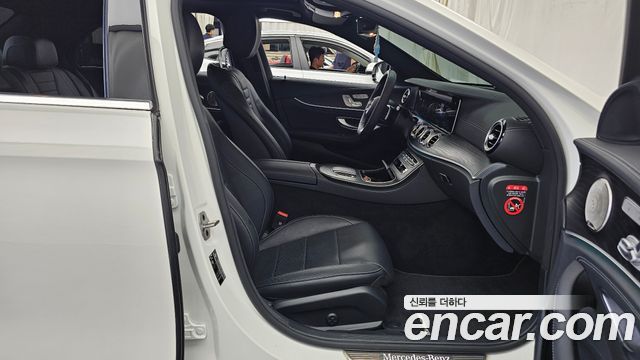 Mercedes-Benz E-Class (W213) E220d 4MATIC AMG Line 2023 — фото 11