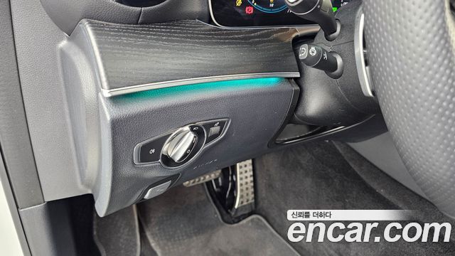 Mercedes-Benz E-Class (W213) E220d 4MATIC AMG Line 2023 — фото 16