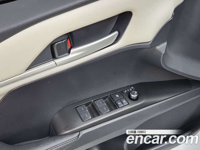Toyota Camry (XV80) 2.5 XLE Hybrid 2025 — фото 15