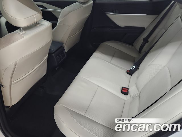 Toyota Camry (XV80) 2.5 XLE Hybrid 2025 — фото 17