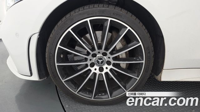 Mercedes-Benz CLS-Class (C257) CLS400d 4MATIC AMG Line 2019 — фото 5