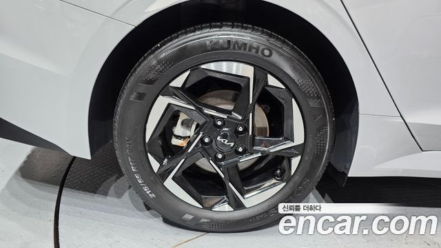 Kia K5 (III) 2.0 Noblesse 2024 — фото 5