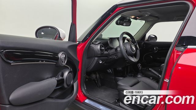 MINI Cooper 5Door Classic Third Generation 2024 — фото 10