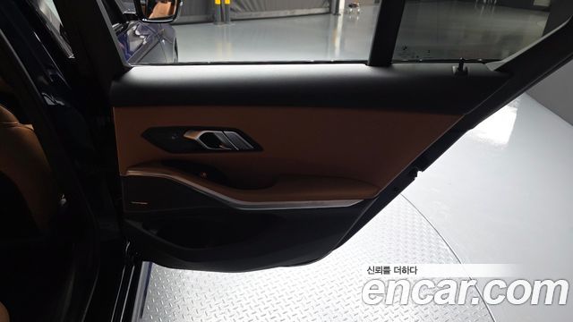 BMW 3 Series (G20) 320i M Sport 2025 — фото 25