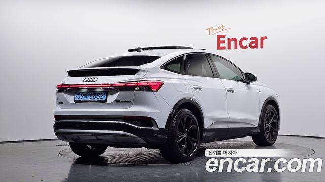 Audi Q4 e-tron (F4) 40 Premium Sportback 2022 — фото 2