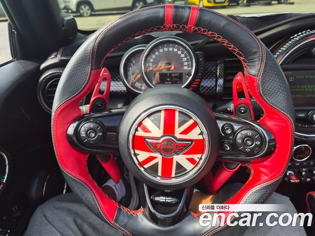 MINI Cooper S Convertible Standard 3rd 2017 — фото 16