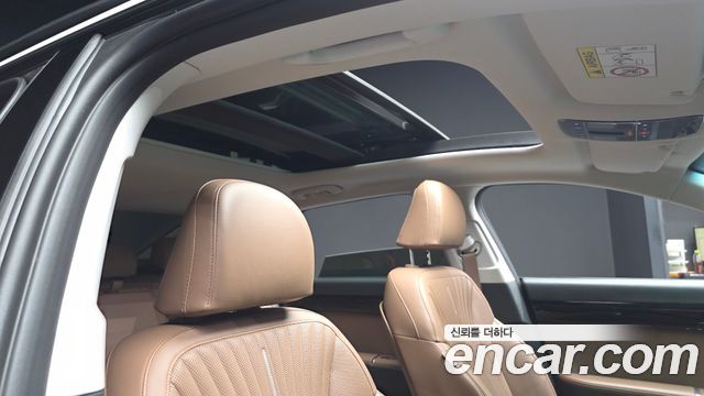 Hyundai Grandeur (GN7) 2,5 Gasoline 2WD Premium 2023 — фото 16