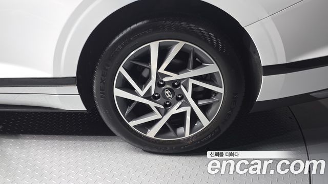 Hyundai Grandeur (GN7) 2,5 Gasoline 2WD Premium 2023 — фото 21