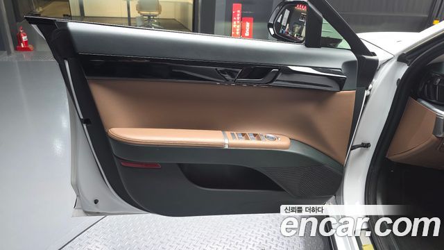 Hyundai Grandeur (GN7) 2,5 Gasoline 2WD Premium 2023 — фото 24