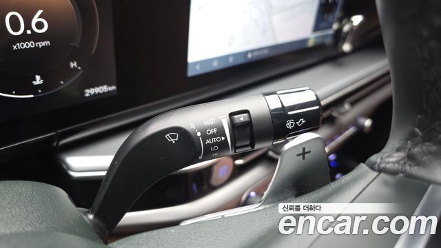 Hyundai Grandeur (GN7) 2,5 Gasoline 2WD Premium 2023 — фото 31