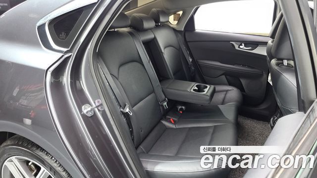 Kia K3 Signature 2021 — фото 12