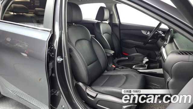 Kia K3 Signature 2021 — фото 26