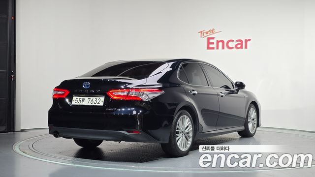 Toyota Camry (XV70) 2.5 XLE Hybrid 2018 — фото 2