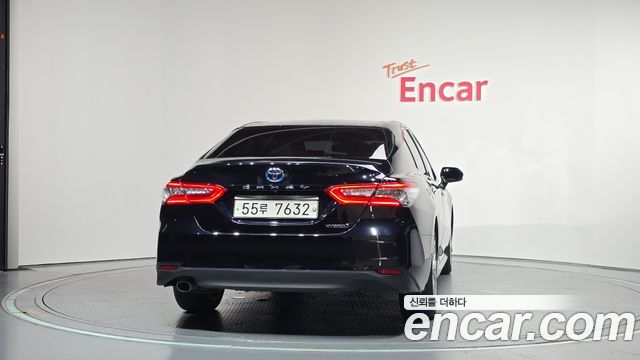 Toyota Camry (XV70) 2.5 XLE Hybrid 2018 — фото 4