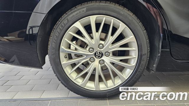 Toyota Camry (XV70) 2.5 XLE Hybrid 2018 — фото 5