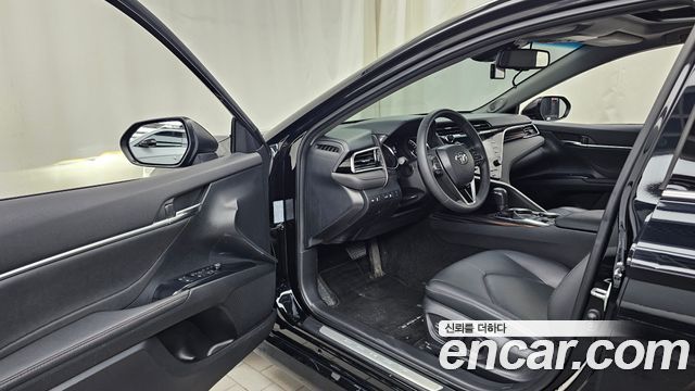 Toyota Camry (XV70) 2.5 XLE Hybrid 2018 — фото 10