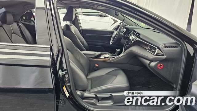 Toyota Camry (XV70) 2.5 XLE Hybrid 2018 — фото 11