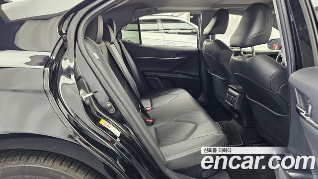 Toyota Camry (XV70) 2.5 XLE Hybrid 2018 — фото 12