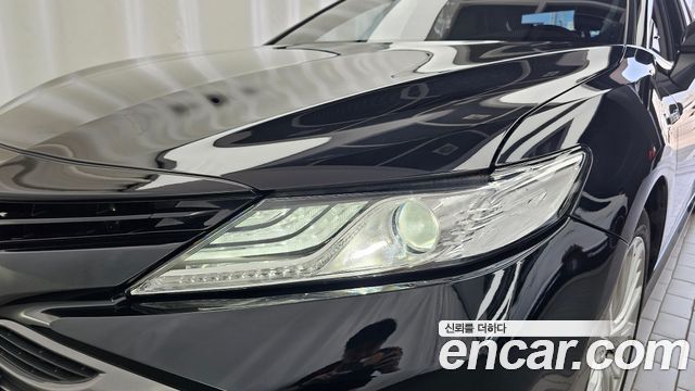 Toyota Camry (XV70) 2.5 XLE Hybrid 2018 — фото 22