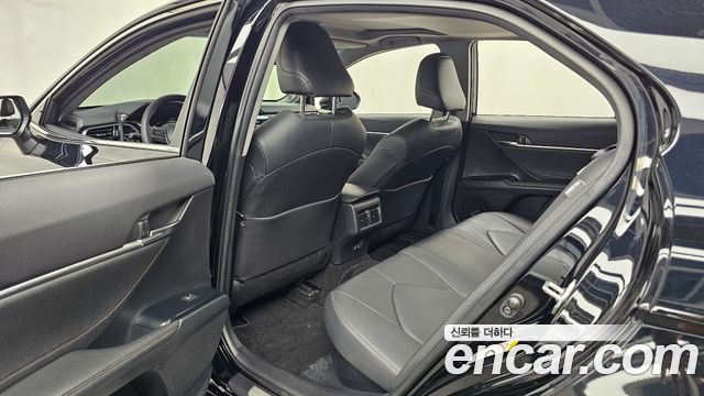 Toyota Camry (XV70) 2.5 XLE Hybrid 2018 — фото 26