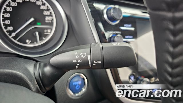 Toyota Camry (XV70) 2.5 XLE Hybrid 2018 — фото 27