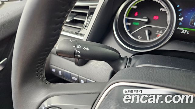 Toyota Camry (XV70) 2.5 XLE Hybrid 2018 — фото 29