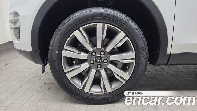 Land Rover Discovery Sport 2.0 TD4 HSE Luxury 2018 — фото 5