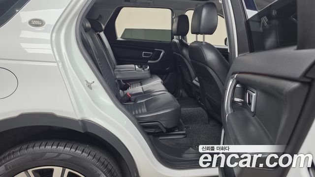 Land Rover Discovery Sport 2.0 TD4 HSE Luxury 2018 — фото 12