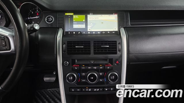 Land Rover Discovery Sport 2.0 TD4 HSE Luxury 2018 — фото 15